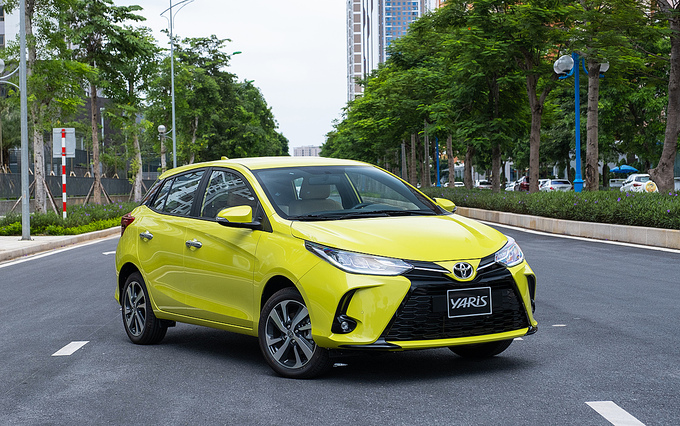 Toyota Yaris 2020 phong cách Camry giá 668 triệu đồng