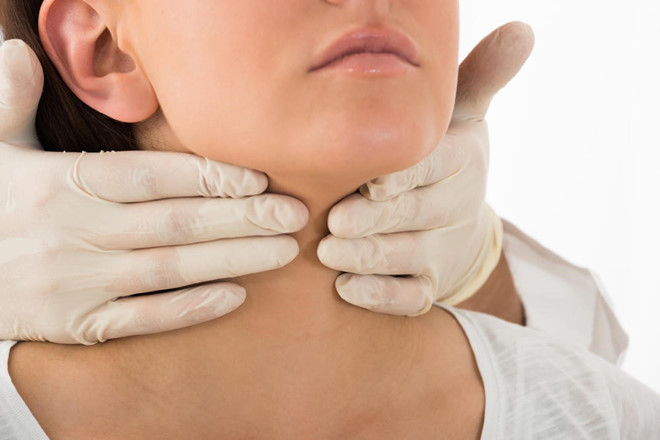 5 bước đơn giản để kiểm tra bướu tuyến giáp