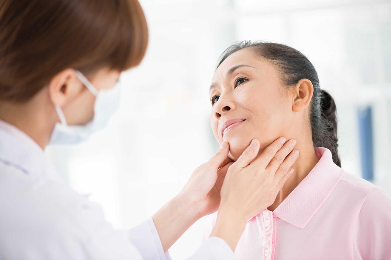 Vì sao phụ nữ dễ mắc bệnh lý tuyến giáp hơn nam giới?
