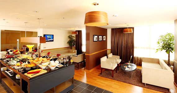 EXECUTIVE LOUNGE