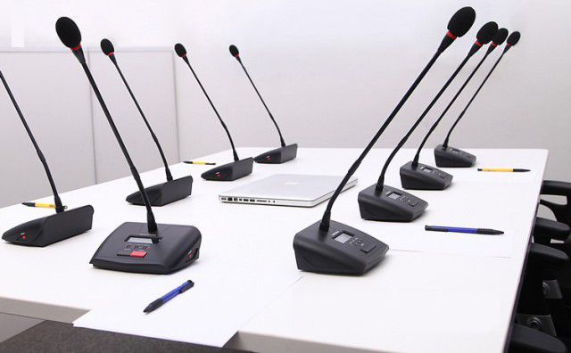 Hệ thống micro không dây trong trường học: 3 vấn đề thường gặp