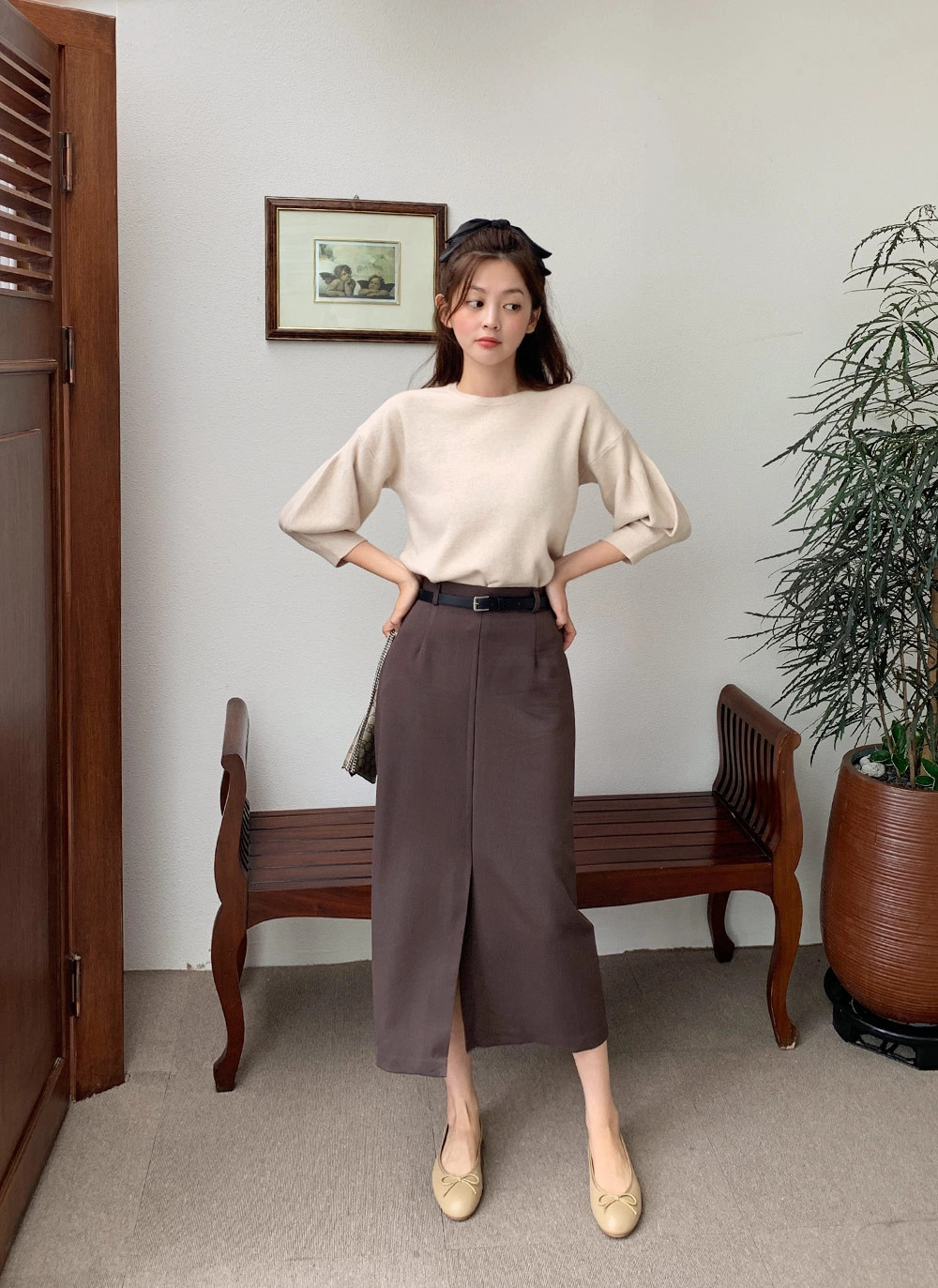 Chân váy công sở mix cùng 5 kiểu giày này là thanh lịch, tôn dáng nhất - Ảnh 2.
