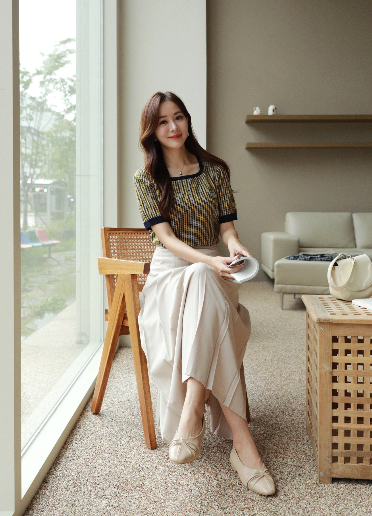 Chân Váy Công Sở Mix Cùng 5 Kiểu Giày Này Là Thanh Lịch, Tôn Dáng Nhất