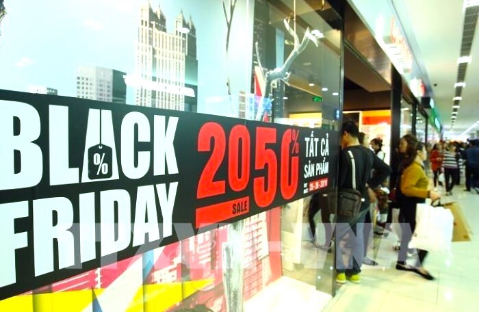 111849-tung-bung-ngay-giam-gia-khuyen-mai-black-friday-tai-viet-nam-20211119163845-(1)1