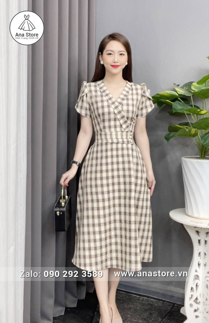 Đầm D931 - kẻ nâu be
