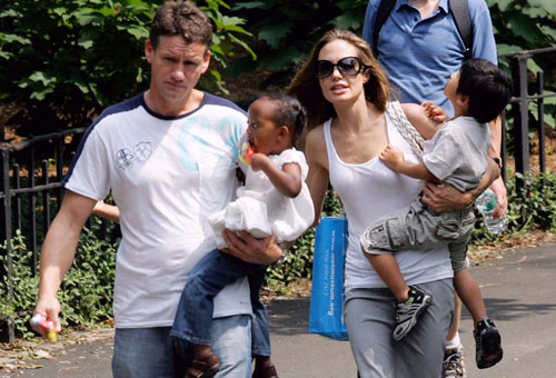 Cựu vệ sĩ nhà Jolie-Pitt: 'Họ rất sợ các con bị bắt cóc, tống tiền'