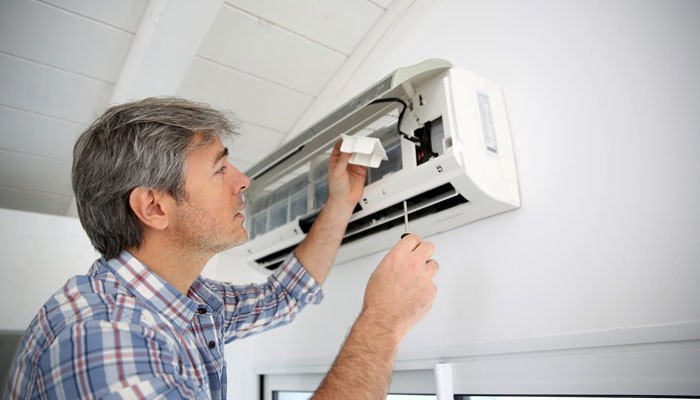 The cause of the air conditioner has a bad smell and how to fix it