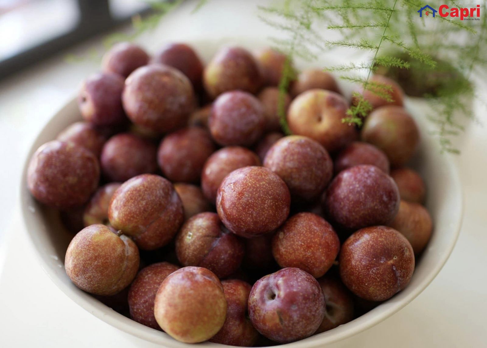 Chọn mận to, vừa chín tới