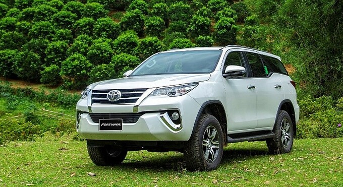 Toyota Fortuner lăn bánh tại Việt Nam. Ảnh: TMV