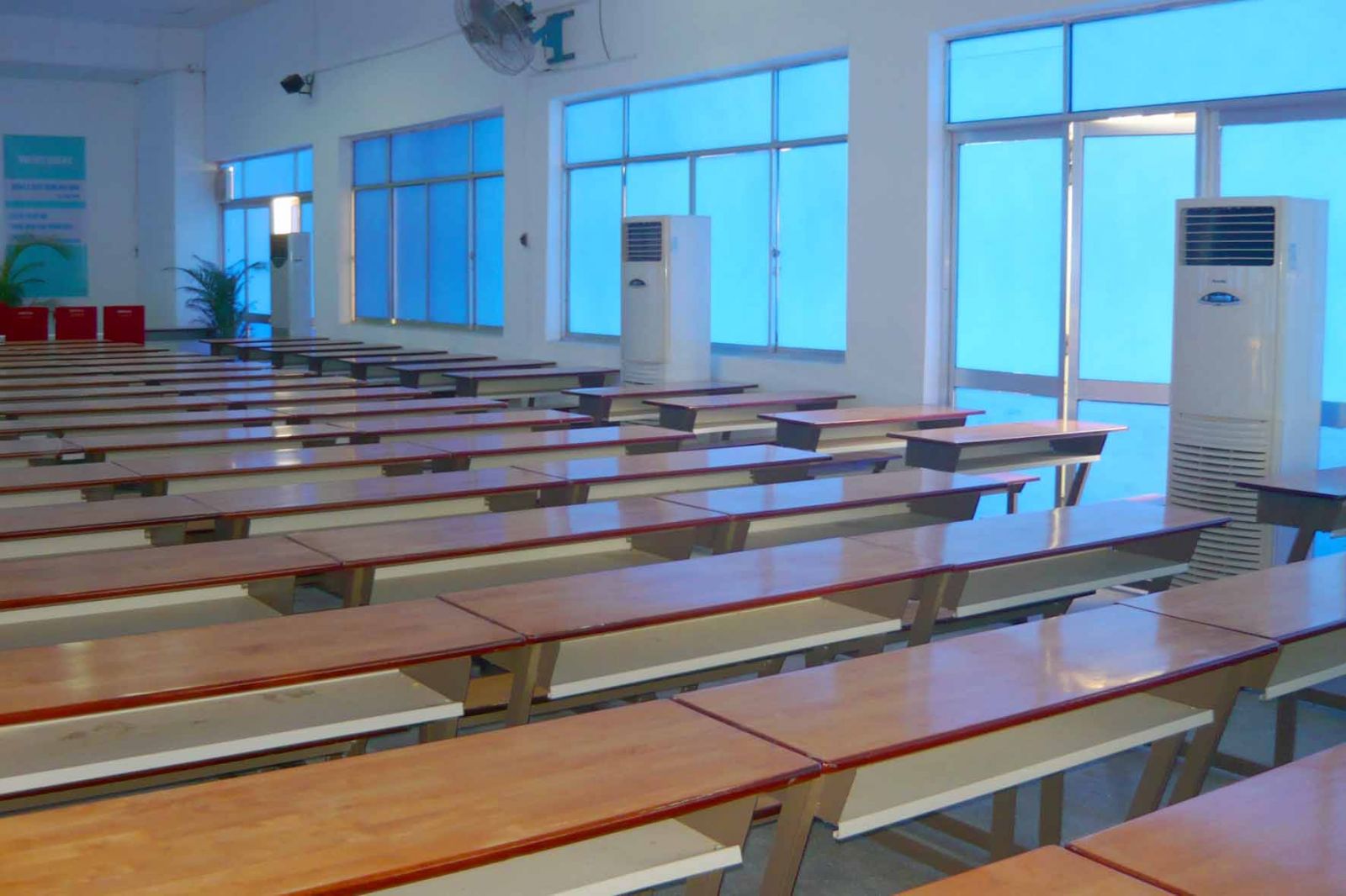 CHO THUÊ MÁY LẠNH GIÁ RẺ