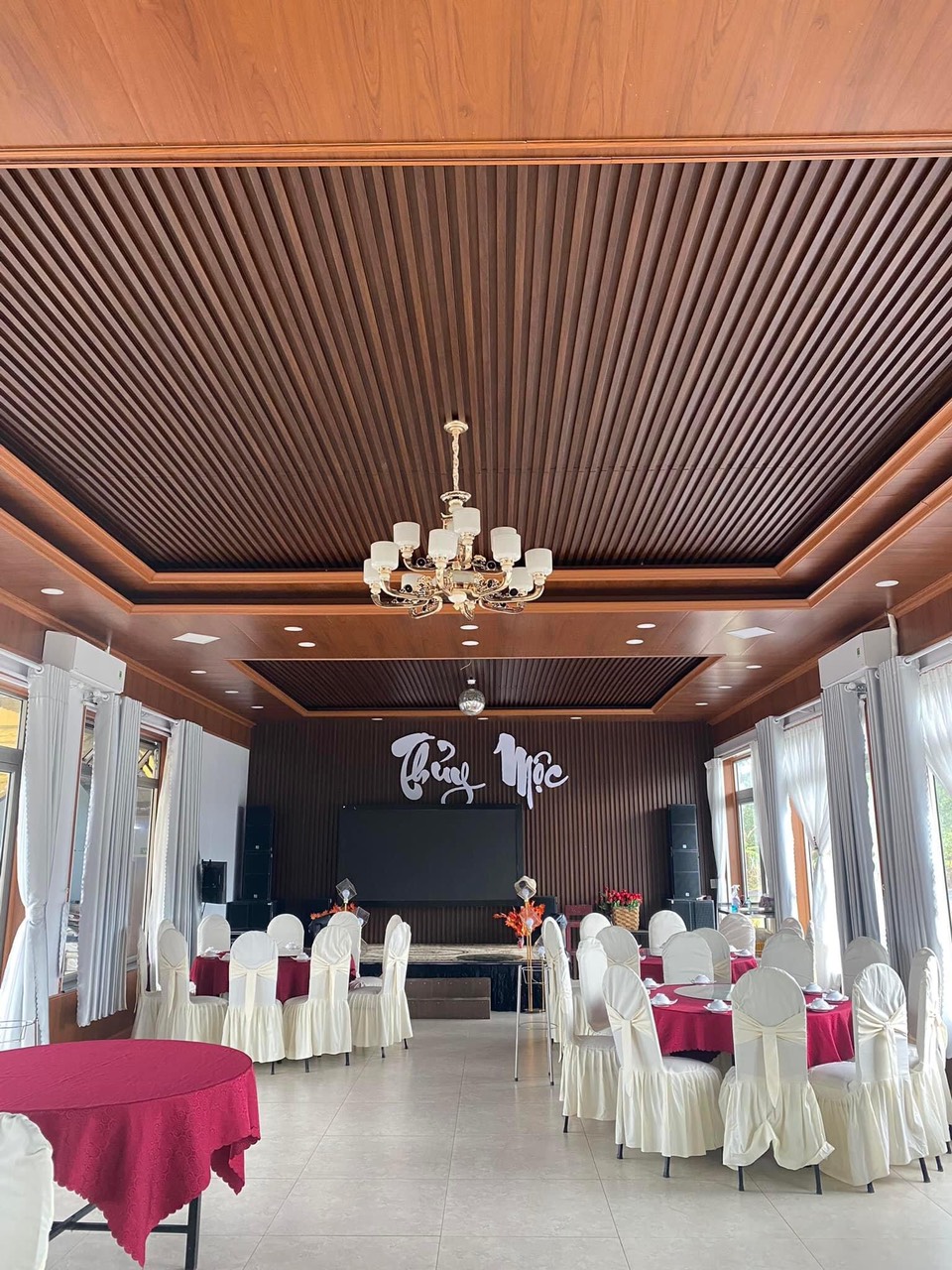 Nhà hàng Thuỷ Mộc