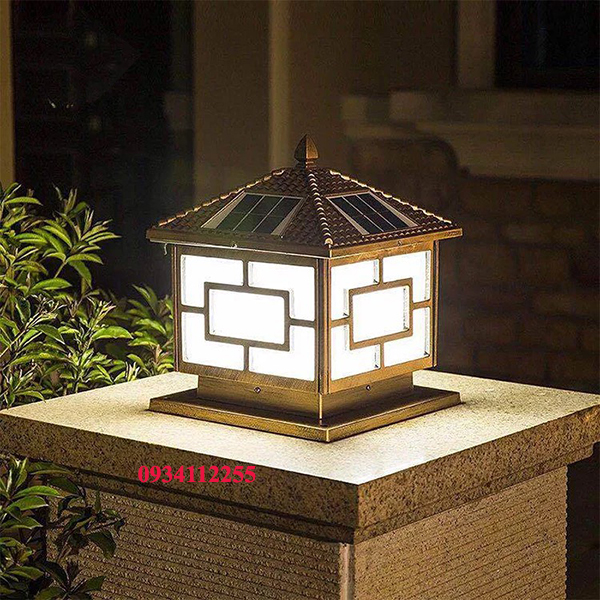  Đèn năng lượng mặt trời sân vườn 