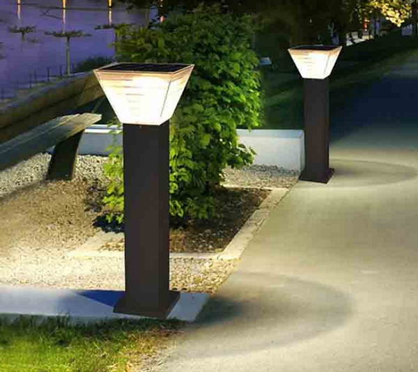 Đèn Trụ Vuông Đen