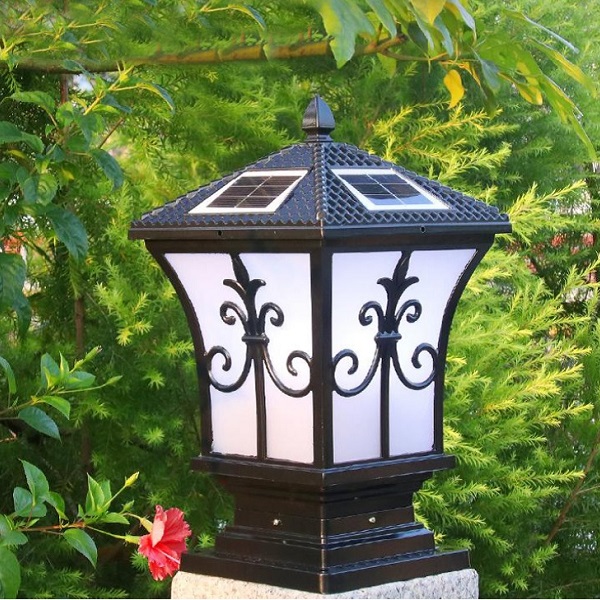 Đèn năng lượng mặt trời sân vườn