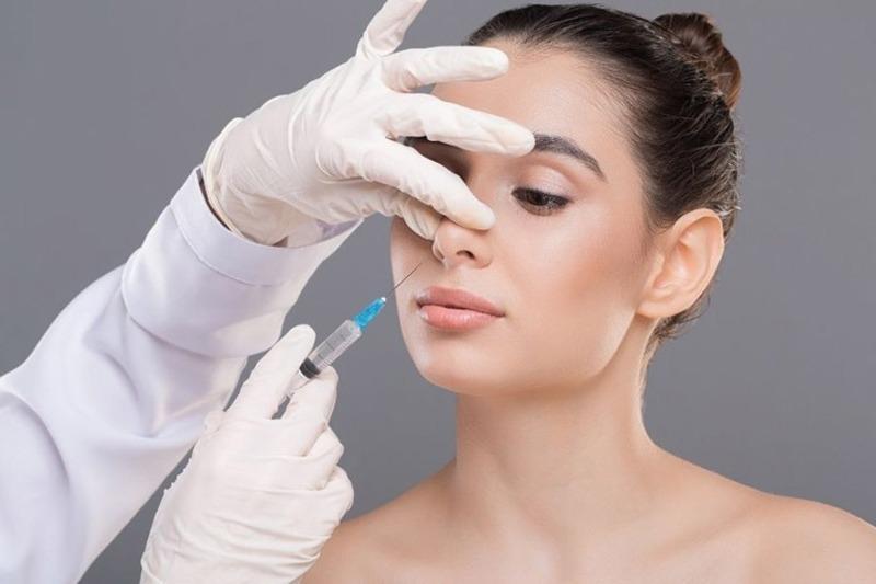 Tiêm filler là phương pháp nâng mũi tự nhiên không cần “dao kéo” được nhiều người lựa chọn