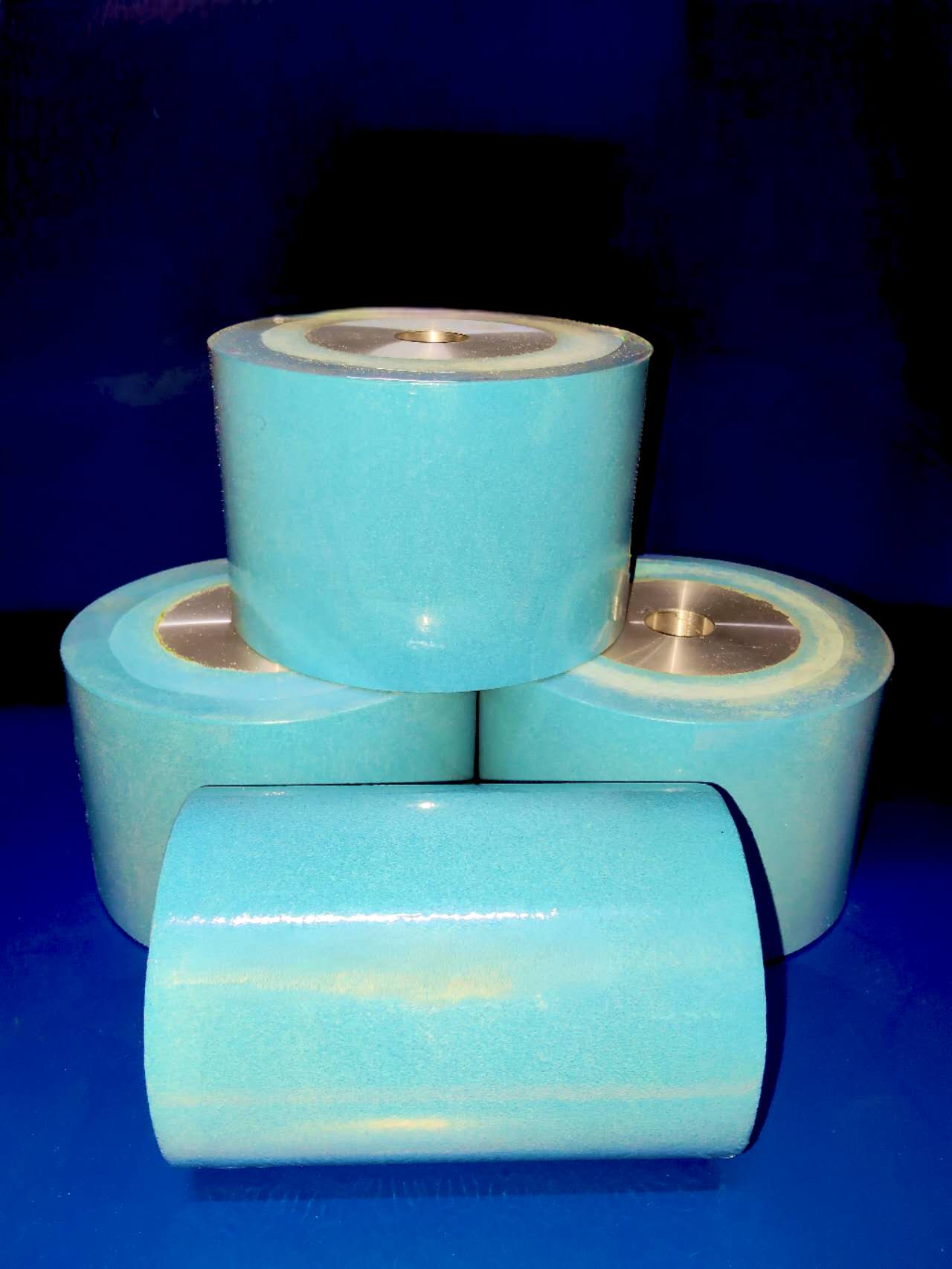 Trục mút