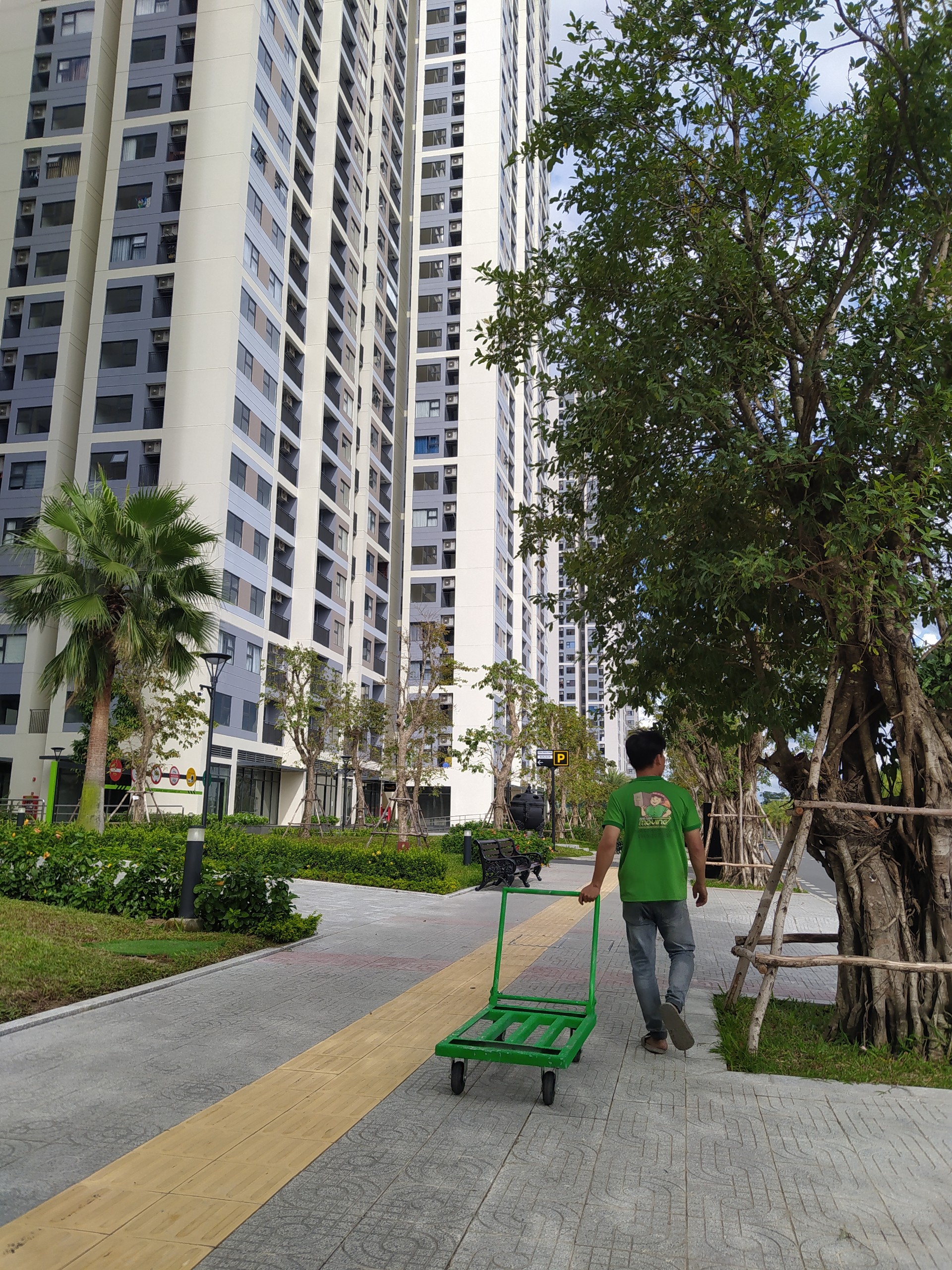 Ms.Doanh, Võ Văn Tần, Quận 3 -> Vinhomes Quận 9, Tp.HCM