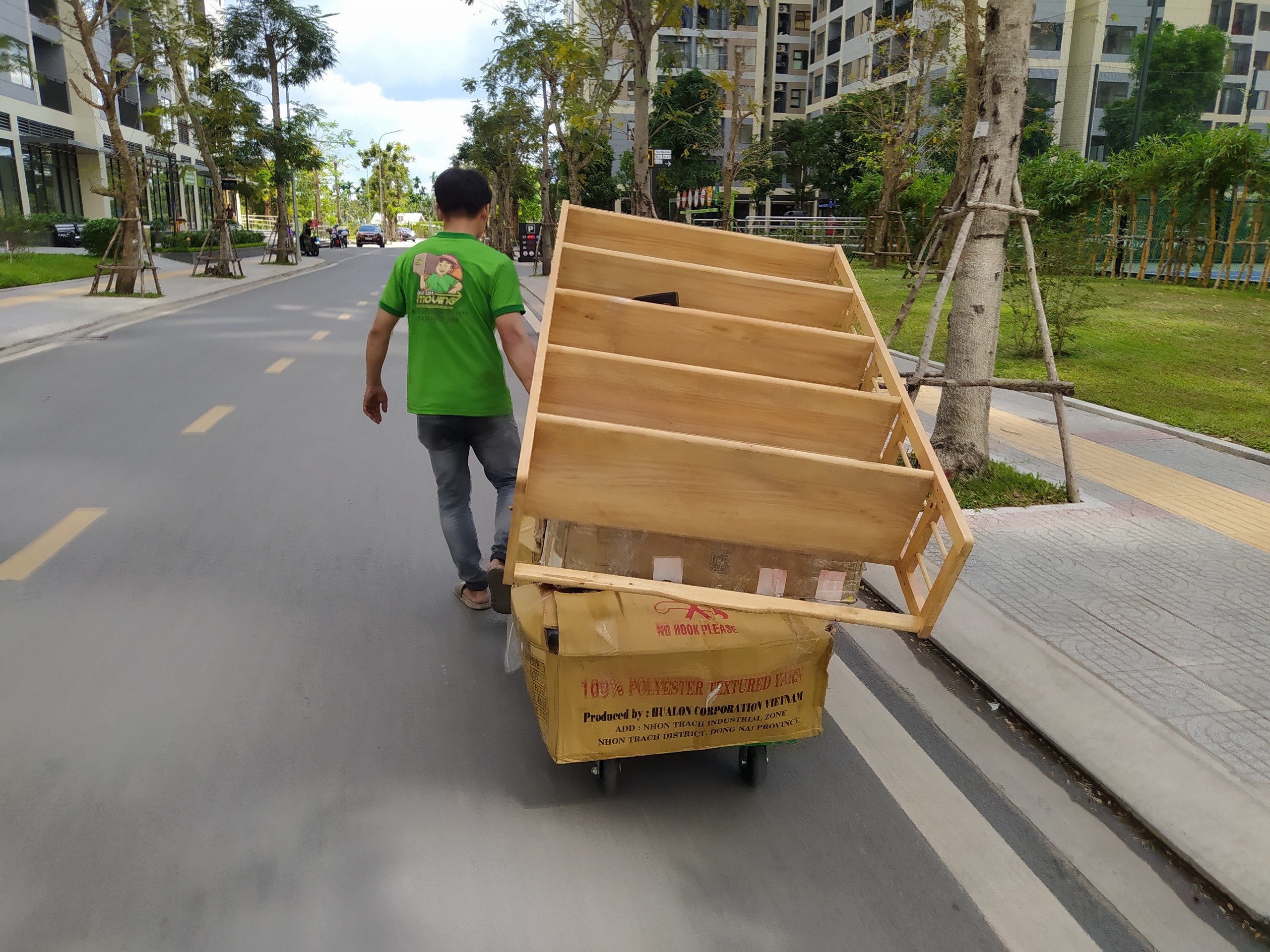 Ms.Doanh, Võ Văn Tần, Quận 3 -> Vinhomes Quận 9, Tp.HCM