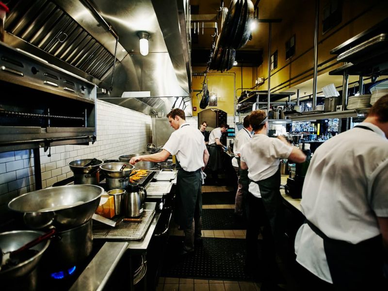 he-thong-bep-cho-nha-hang-chuyen-nghiep