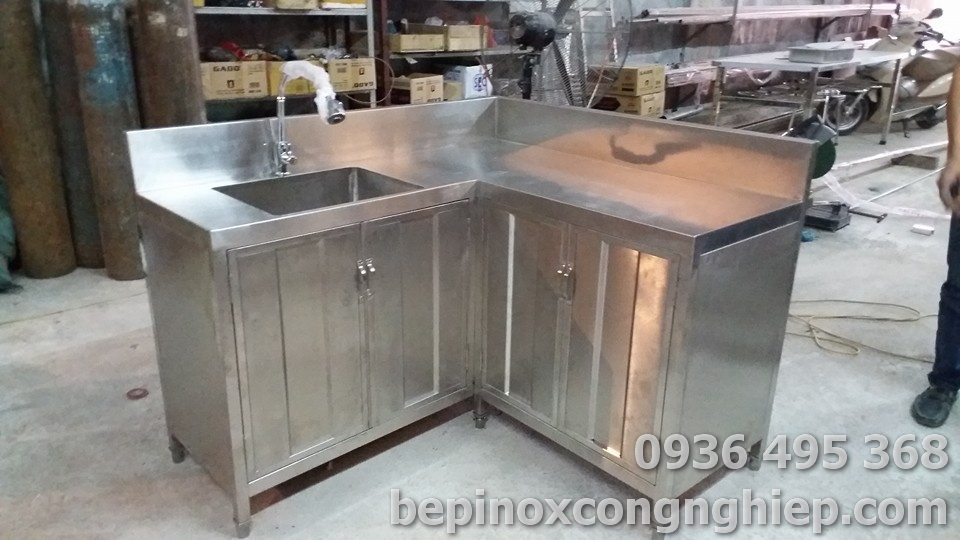 Bàn tủ chậu quầy bar