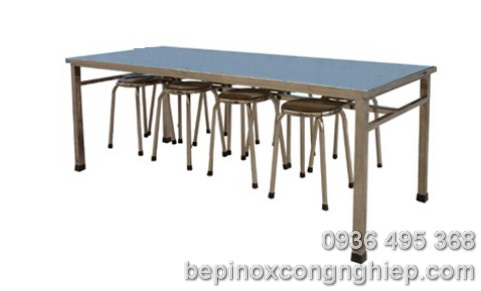 Bàn ăn công nhân