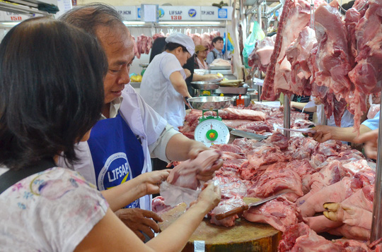 Thịt heo bình ổn thị trường đồng loạt giảm giá bán