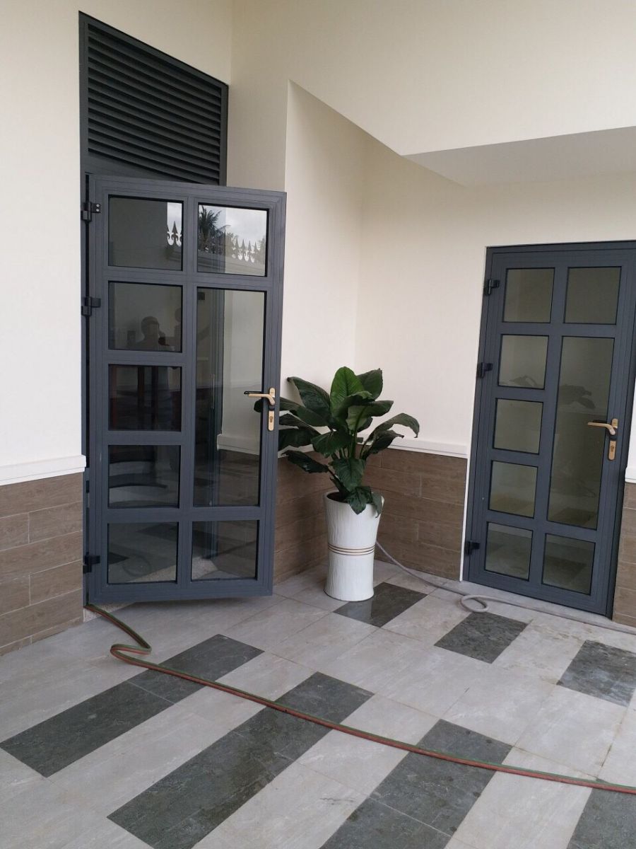 Cửa Nhôm XingFa Màu Đen Và Màu Ghi 