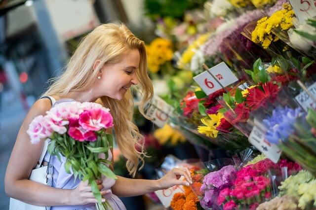 Revealing 5 simple ways to keep flowers fresh for a long time