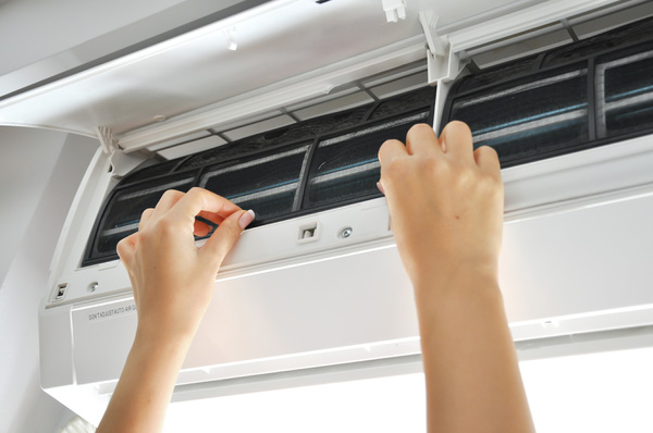 5 BƯỚC NGƯỜI SỬ DỤNG CÓ THỂ VỆ SINH MÁY LẠNH TẠI NHÀ MÀ KHÔNG CẦN THỢ