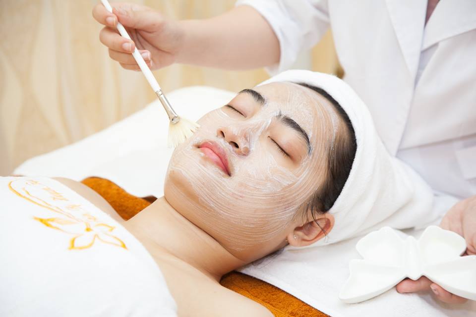 For more hydrated skin on a dry day, apply the formula 