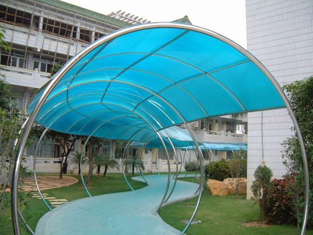 Những điều nên biết về tấm Polycarbonate đặc ruột