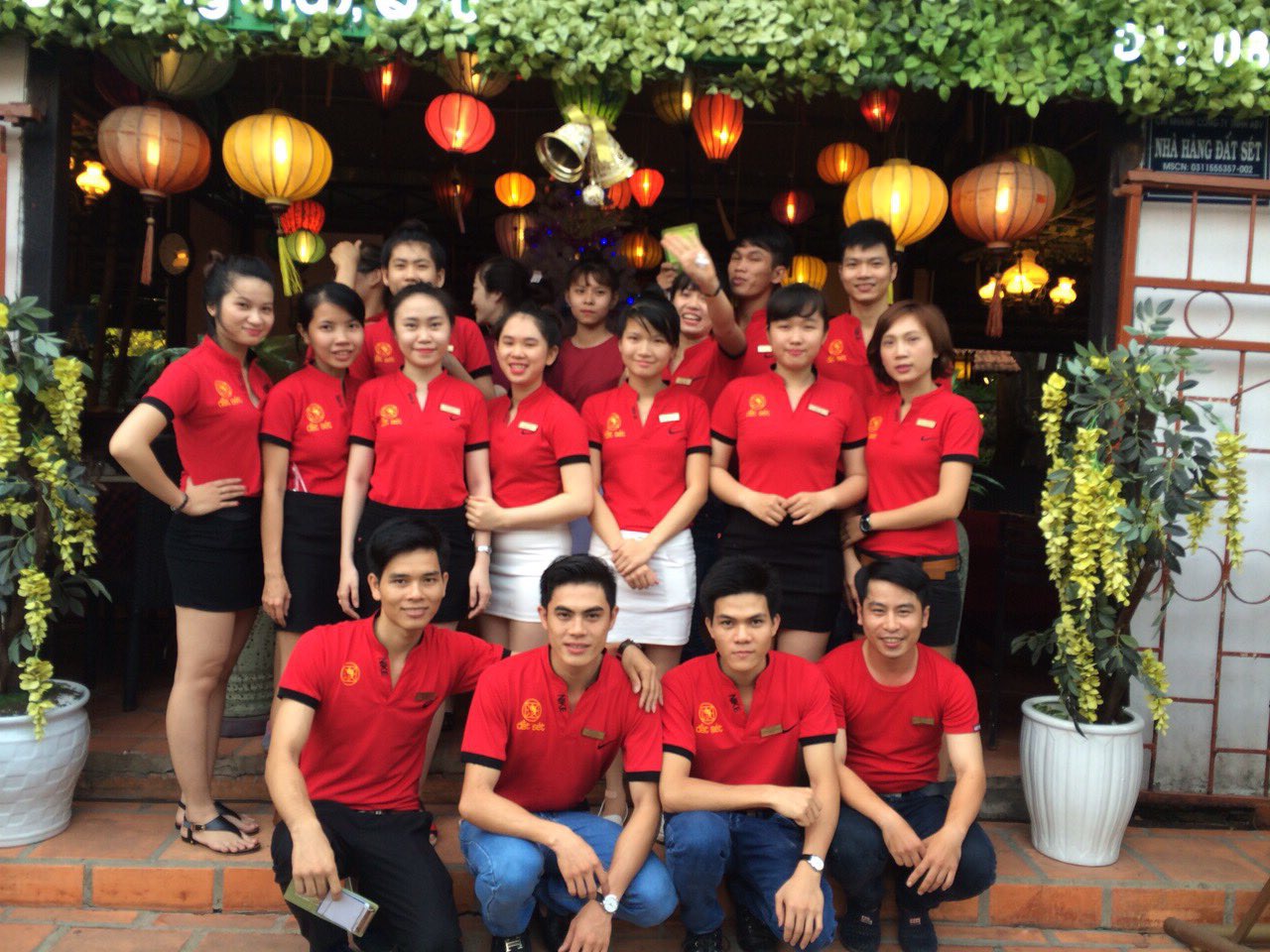 Nhân viên nhà hàng