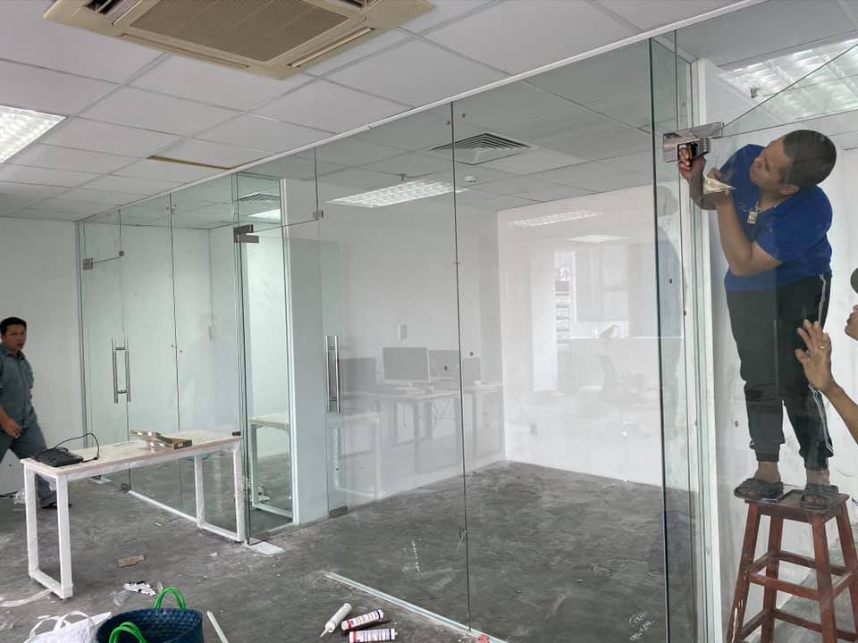 Glass partition works Binh Minh company