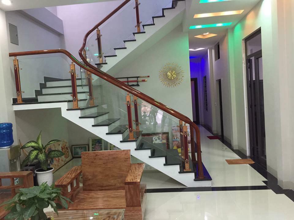 Glass stairs 08