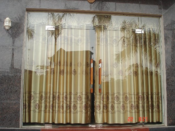 Tempered glass door 05