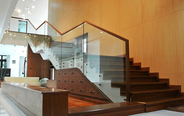 Glass stairs 04