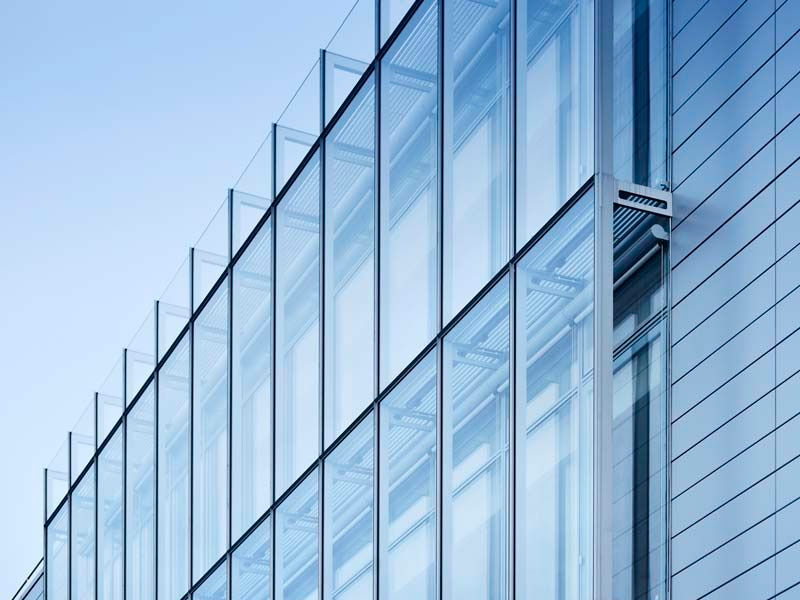 Aluminum and glass facade 02