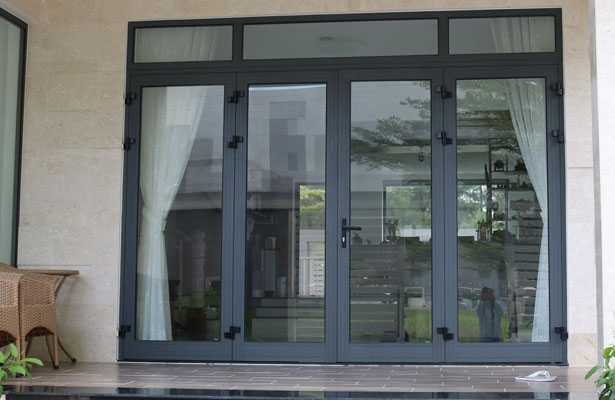 Aluminum glass doors