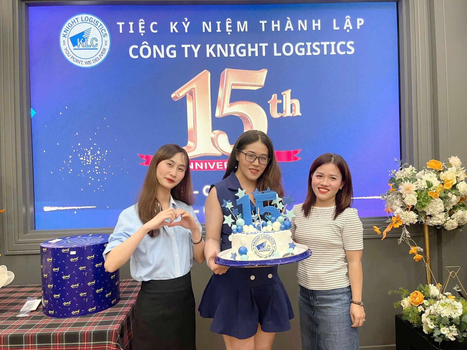 The Eight Core Departments of Knight Logistics