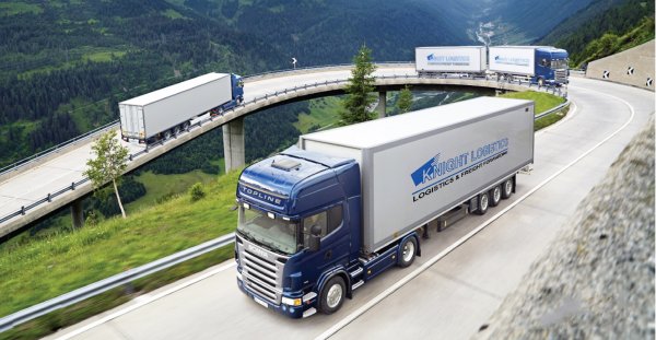 Vận chuyển hàng hóa bằng xe tải, xe container