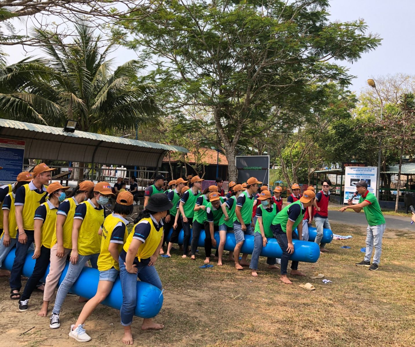 Các team đã chuẩn bị tư thế sẵn sàng để cưỡi voi rồi đó nha