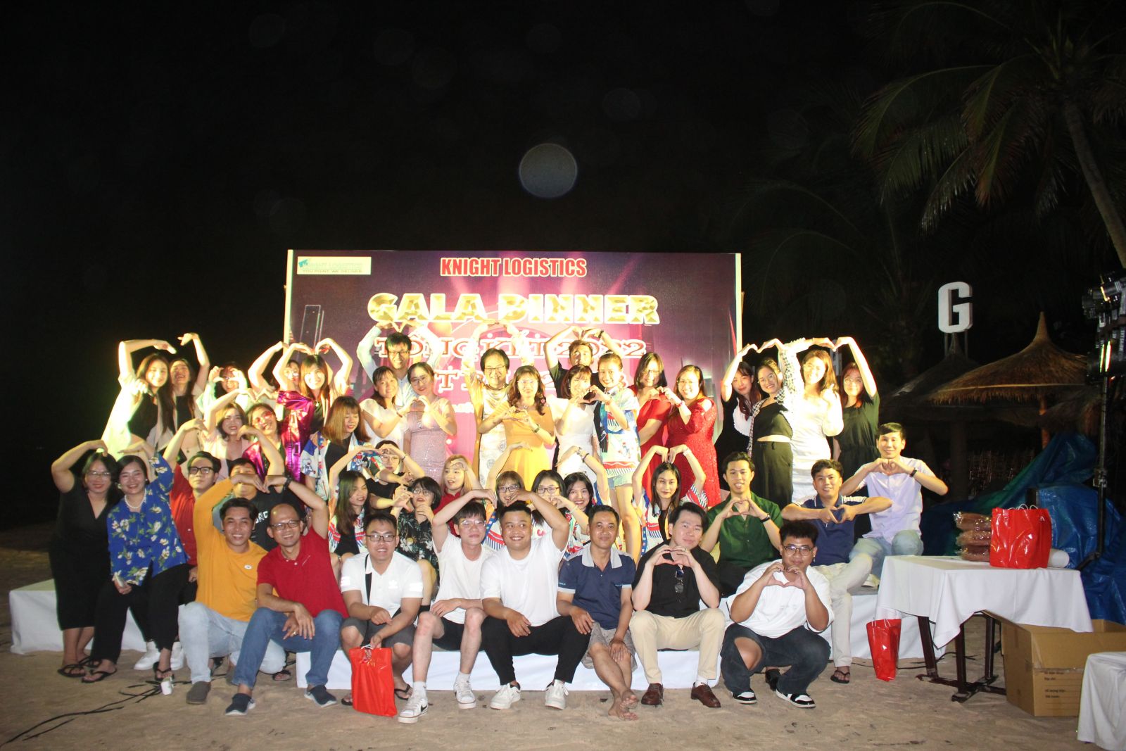 Đại gia đình Knight Logistics.