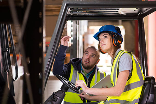 Các trường hợp lưu ý khi sử dụng, vận hành xe nâng điện