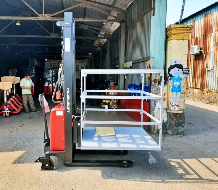 XE BÁN TỰ ĐỘNG NOBLELIFT