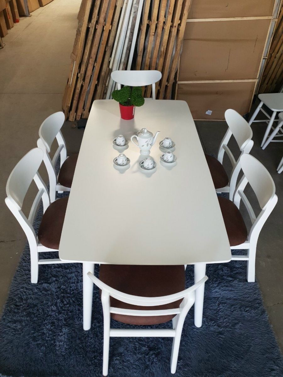 Bàn ghế gỗ 04