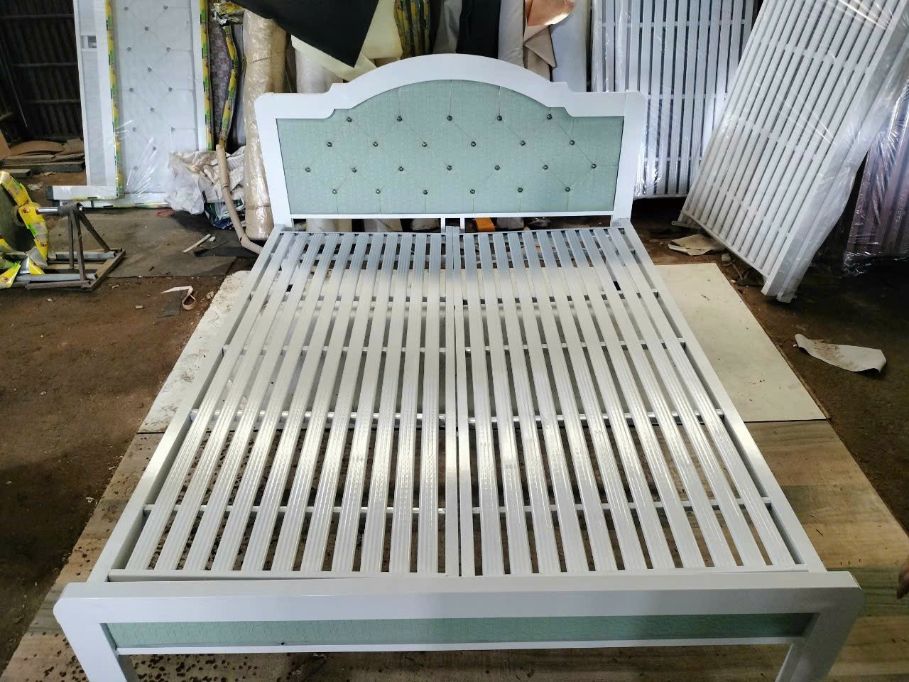 Giường sắt 05