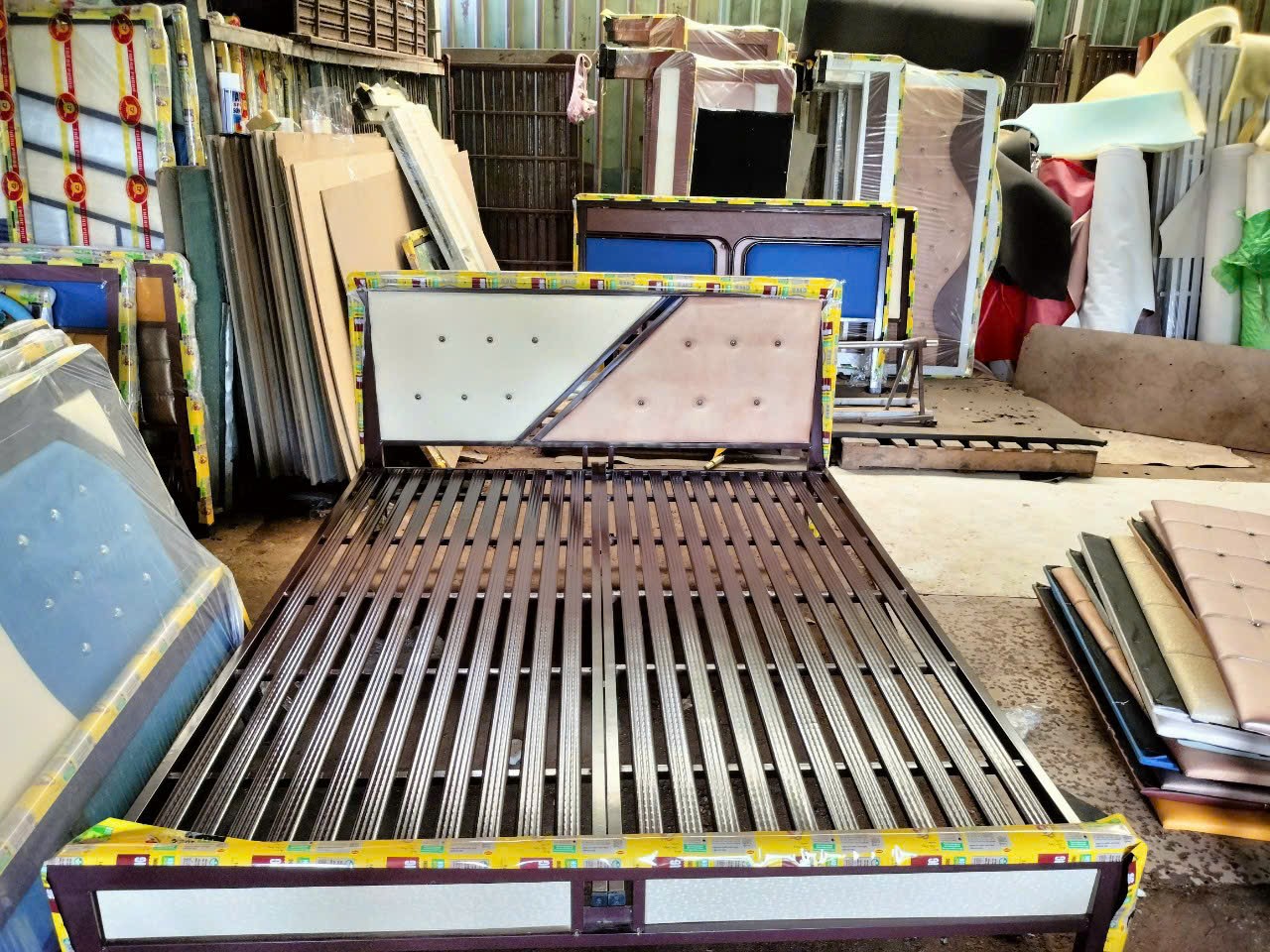 Giường sắt 06