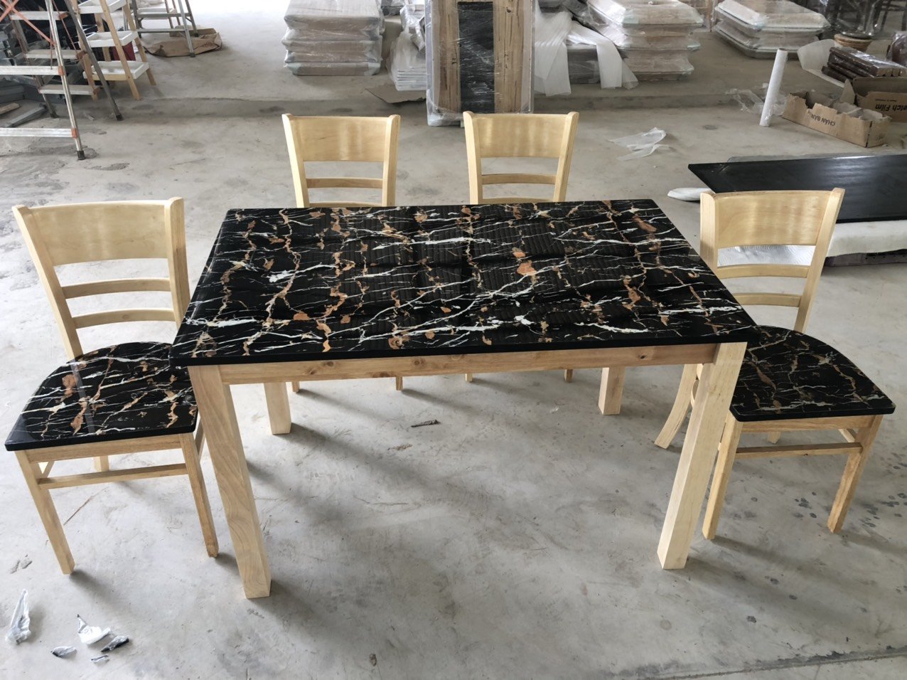 Bàn ghế gỗ 01