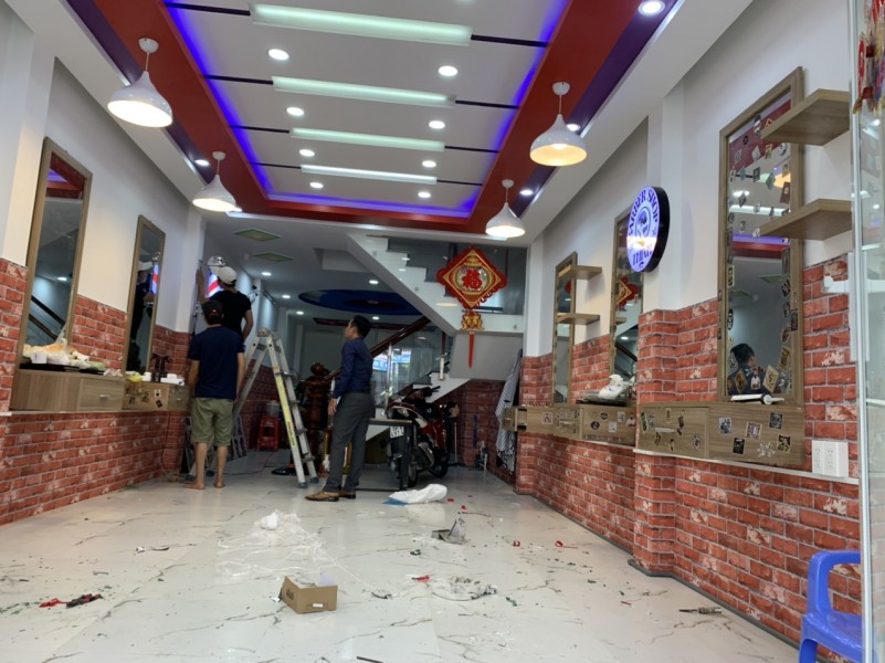 TIỆM HỚT TÓC NAM BARBER SHOP 