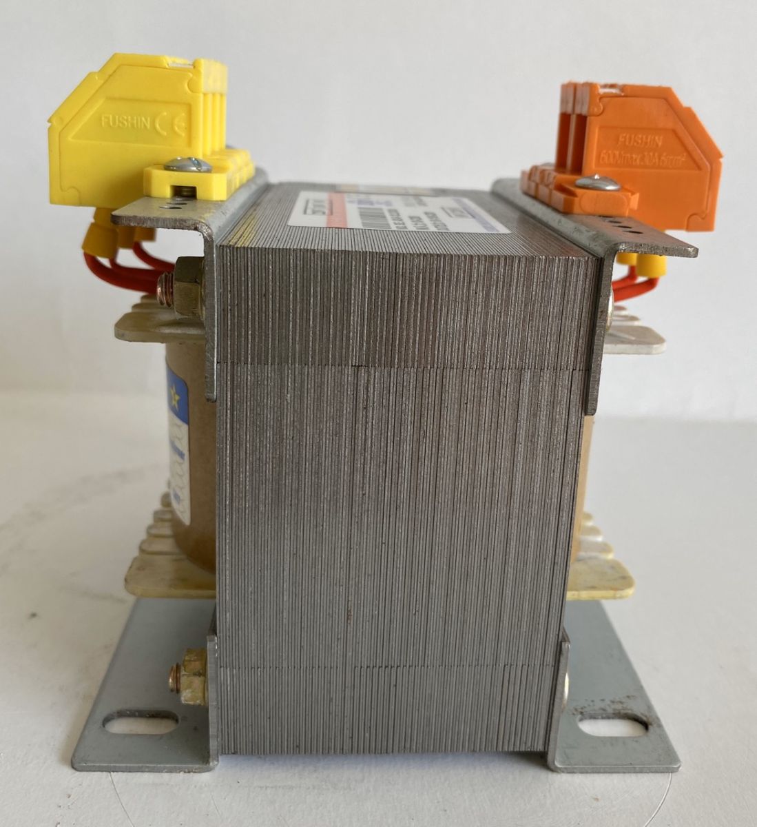 Biến áp cách ly vào 220V ra 220V 110V - 1A (220VA)